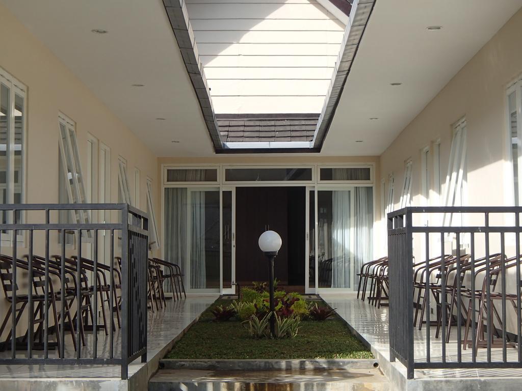 Shakila Guest House Malang Bagian luar foto
